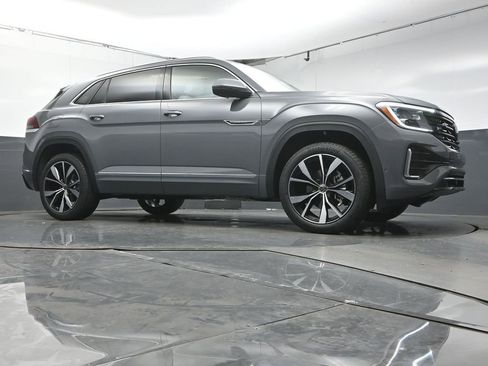 New 2026 Volkswagen Atlas Cross Sport SEL Premium R-Line AWD/4WD image 32