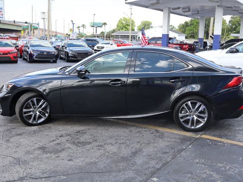 Used 2019 Lexus IS 300 RWD image 6