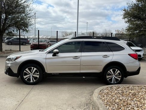 Used 2018 Subaru Outback 2.5i Limited image 2