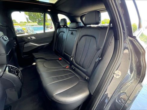 Used 2021 BMW X5 xDrive40i w/ M Sport Package AWD/4WD image 22