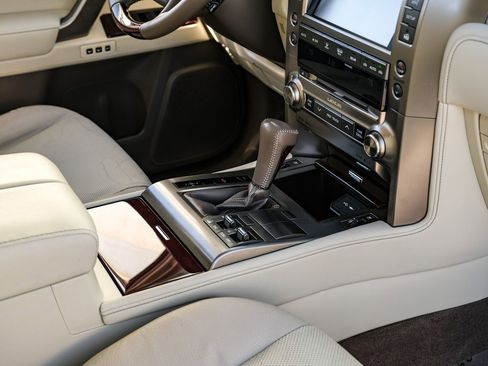 Used 2015 Lexus GX 460 w/ Premium Package image 23