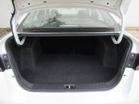 Used 2024 Nissan Versa SV image 21