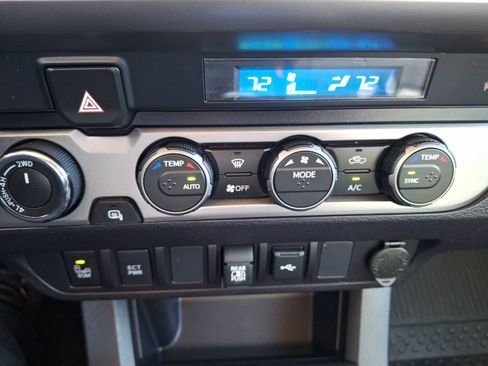 Used 2023 Toyota Tacoma SR image 29