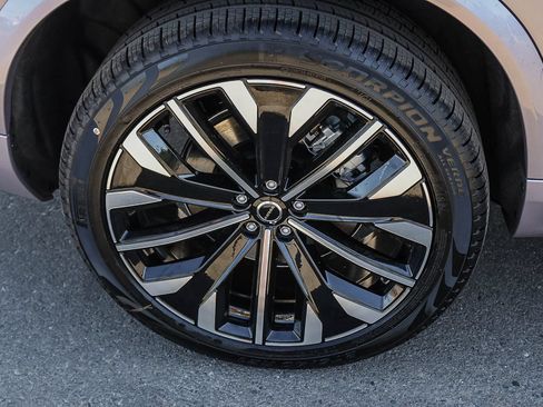New 2026 Volvo XC90 T8 Ultra w/ Lounge Package AWD/4WD image 13