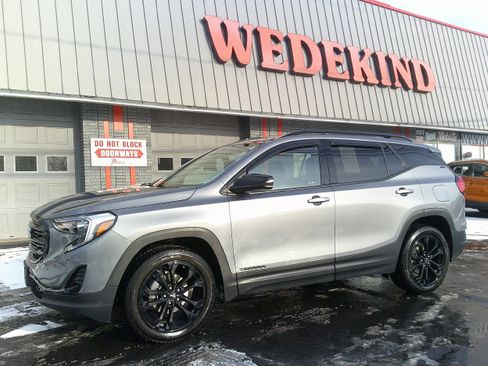 Used 2021 GMC Terrain SLT w/ Infotainment Package II image 1