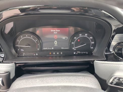 Used 2022 Lincoln Corsair AWD w/ Equipment Group 101A image 18