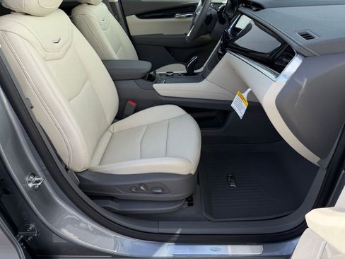 New 2025 Cadillac XT6 Premium Luxury w/ LPO, Floor Liner Package image 30