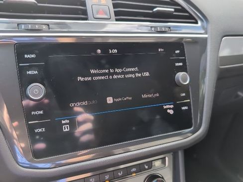 Used 2020 Volkswagen Tiguan SE R-Line image 16