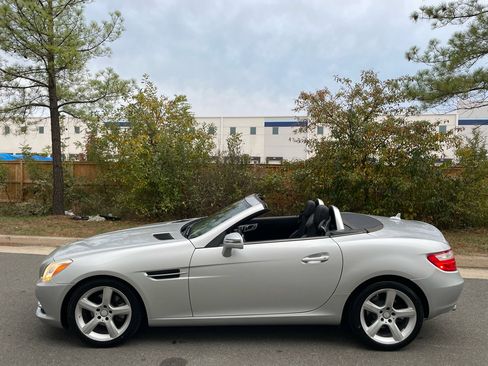Used 2013 Mercedes-Benz SLK 250 image 10