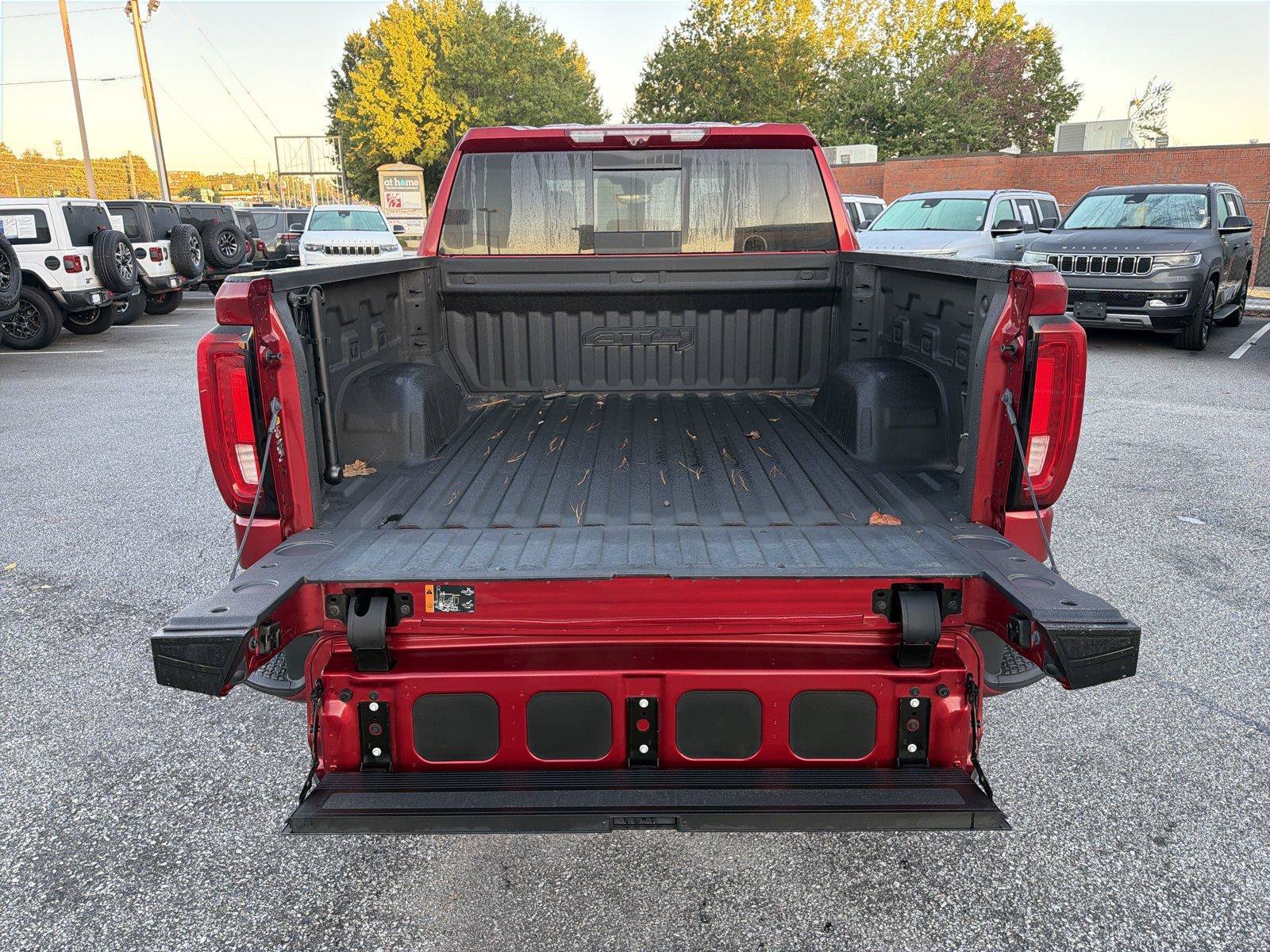 Used 2024 GMC Sierra 1500 AT4 w/ Technology Package AWD/4WD image 17