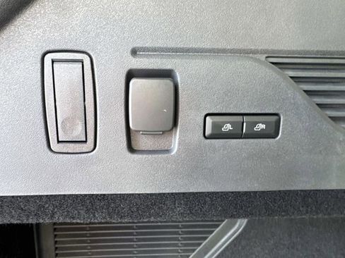 New 2026 Lincoln Nautilus Reserve w/ Jet Appearance Package image 12