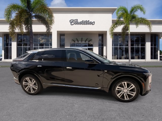 Used 2024 Cadillac Lyriq Tech w/ Driver Assist Package AWD/4WD image 17