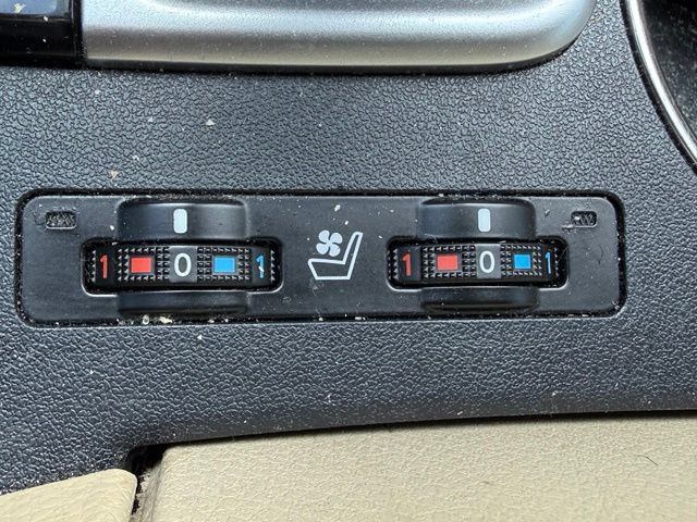 Used 2019 Toyota Highlander Limited Platinum AWD/4WD image 23