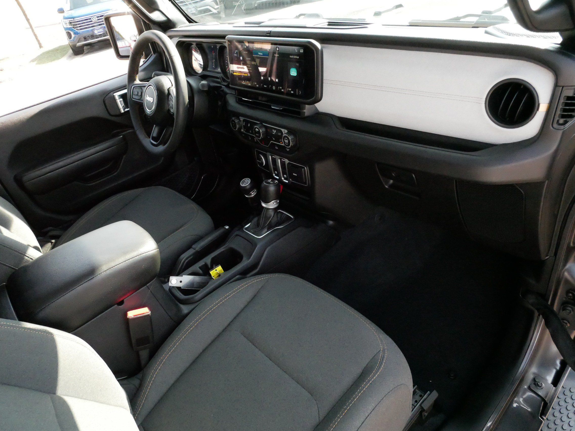 Used 2024 Jeep Wrangler Sport AWD/4WD image 10