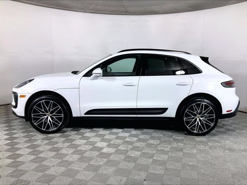 Used 2026 Porsche Macan AWD/4WD image 2