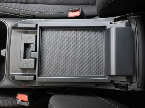 Used 2025 Subaru Outback Premium image 36