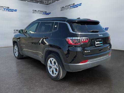Used 2024 Jeep Compass Latitude AWD/4WD image 7