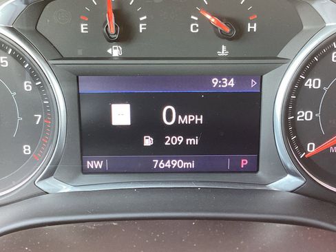 Used 2020 GMC Acadia SLT w/ Trailering Package image 3