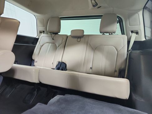 Used 2022 Ford Expedition Limited RWD image 41