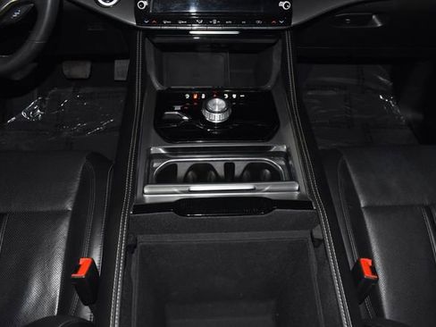 Used 2024 Jeep Wagoneer Series II image 24