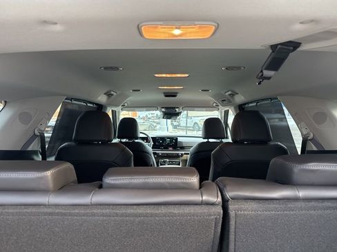 New 2026 Kia Carnival EX image 12