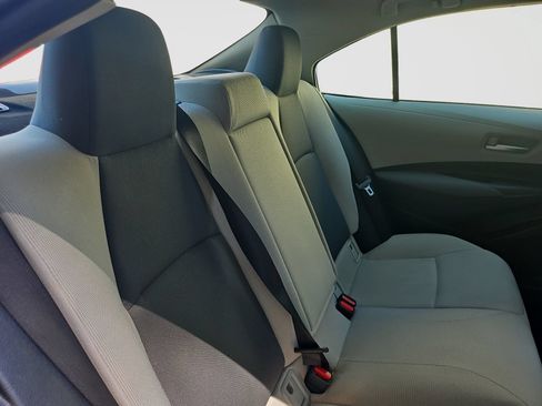 Used 2021 Toyota Corolla LE FWD image 42
