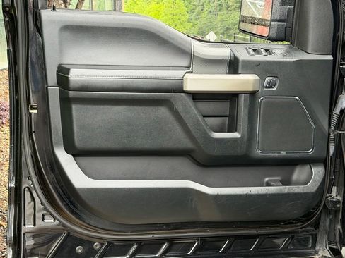 Used 2016 Ford F150 Lariat w/ Equipment Group 502A Luxury AWD/4WD image 29