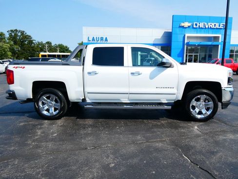Used 2018 Chevrolet Silverado 1500 LTZ w/ High Desert Package AWD/4WD image 4