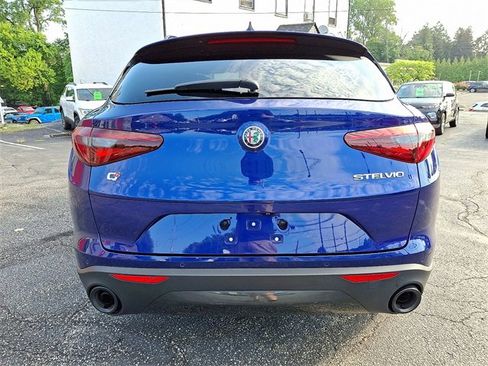 Used 2022 Alfa Romeo Stelvio Sprint image 5