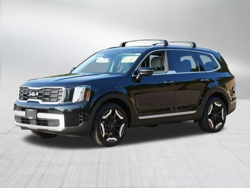 Certified 2024 Kia Telluride S AWD/4WD image 3