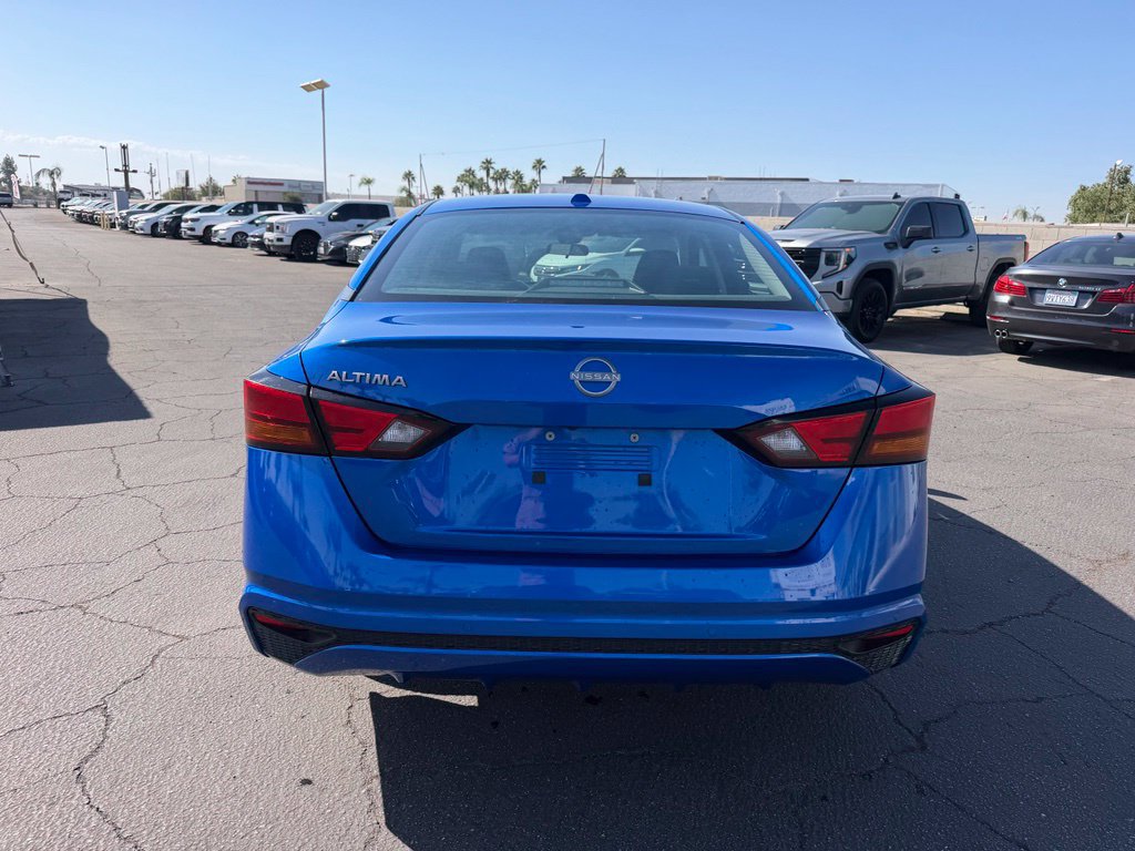 Certified 2025 Nissan Altima 2.5 SV FWD image 3