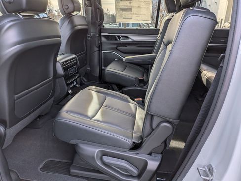 New 2026 Jeep Grand Wagoneer Limited w/ Convenience Group I AWD/4WD image 16