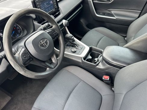 Certified 2021 Toyota RAV4 LE AWD/4WD image 9