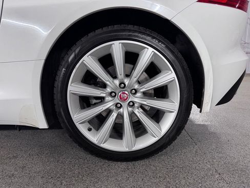 Used 2017 Jaguar F-TYPE Coupe RWD image 14