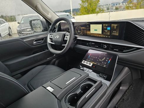 New 2026 INFINITI QX80 Luxe image 10