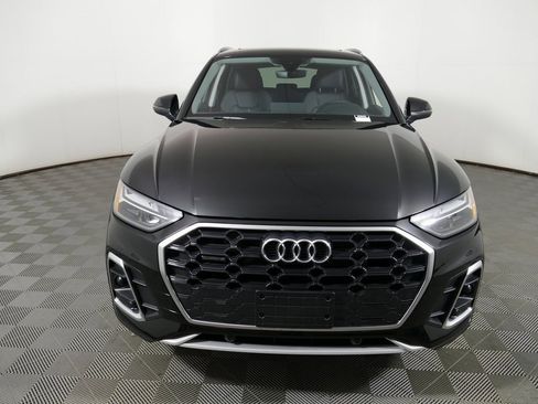 Used 2024 Audi Q5 e Premium w/ Convenience Package image 8