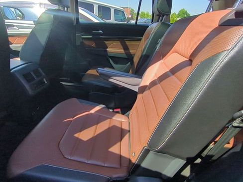 Used 2023 Volkswagen Atlas SEL Premium AWD/4WD image 11
