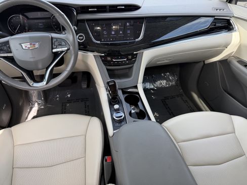 Certified 2022 Cadillac XT6 Premium Luxury w/ LPO, Floor Liner Package image 15
