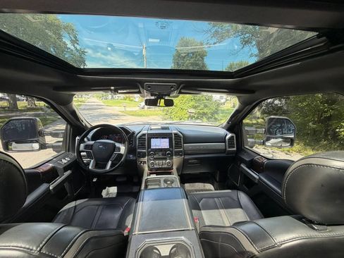 Used 2017 Ford F250 Platinum w/ Platinum Ultimate Package AWD/4WD image 3