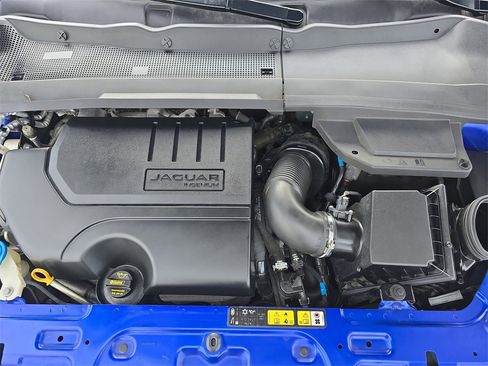 Used 2019 Jaguar E-PACE SE image 34