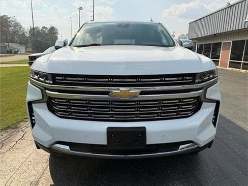 Used 2023 Chevrolet Suburban Premier AWD/4WD image 30