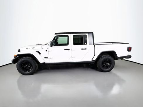 Used 2021 Jeep Gladiator Sport AWD/4WD image 4