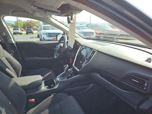 Used 2025 Subaru Outback Premium image 27