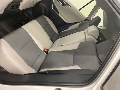 Used 2025 Toyota RAV4 XLE w/ Convenience Package image 27