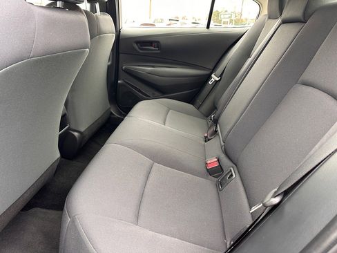 Used 2022 Toyota Corolla LE image 11
