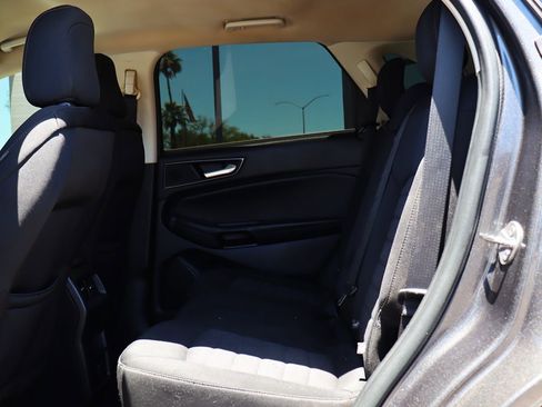 Used 2020 Ford Edge SE FWD image 33