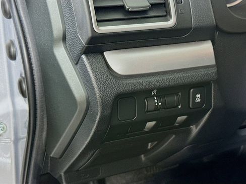 Used 2017 Subaru Forester 2.5i Premium w/ All-Weather Package AWD/4WD image 10