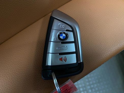 Used 2021 BMW X5 xDrive40i w/ M Sport Package AWD/4WD image 36