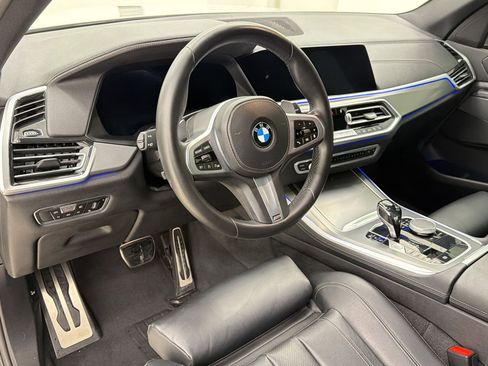 Used 2022 BMW X5 sDrive40i w/ M Sport Package RWD image 4
