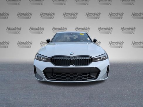 Used 2025 BMW 330i Sedan w/ M Sport Package RWD image 5